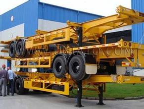 桃源骨架集装箱半挂车加长加宽型报价